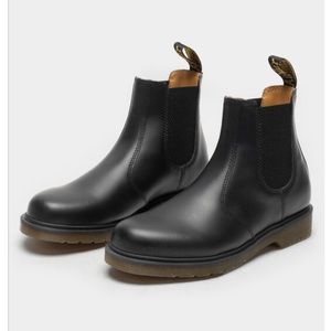 Dr. Martens 2976 Smooth Black Chelsea Boots